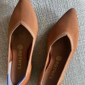 Rothy’s The Point in Beautiful Fawn Brown Size 8.5